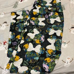 Lularoe Disney leggings size: TC